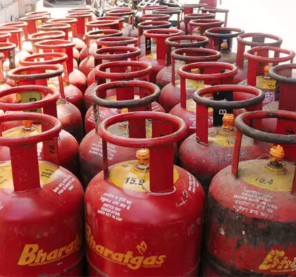 महंगाई ने लगाए झटका! LPG Cylinder का बढ़ा दाम हुए लोग परेशान: जानिए कितना बढ़ा दाम